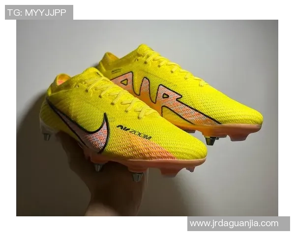 耐克刺客15足球鞋球星上脚实战解析 与速度控球完美融合