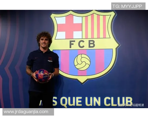 足球明星ID揭秘：球场背后的故事与数据解析